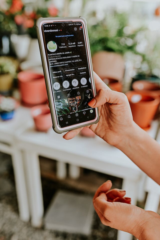 Jak wyłączyć konto biznesowe na Instagram Plixi