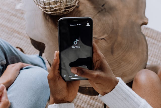 Comment les reposts de TikTok fonctionnent-ils lors du partage entre applications ?